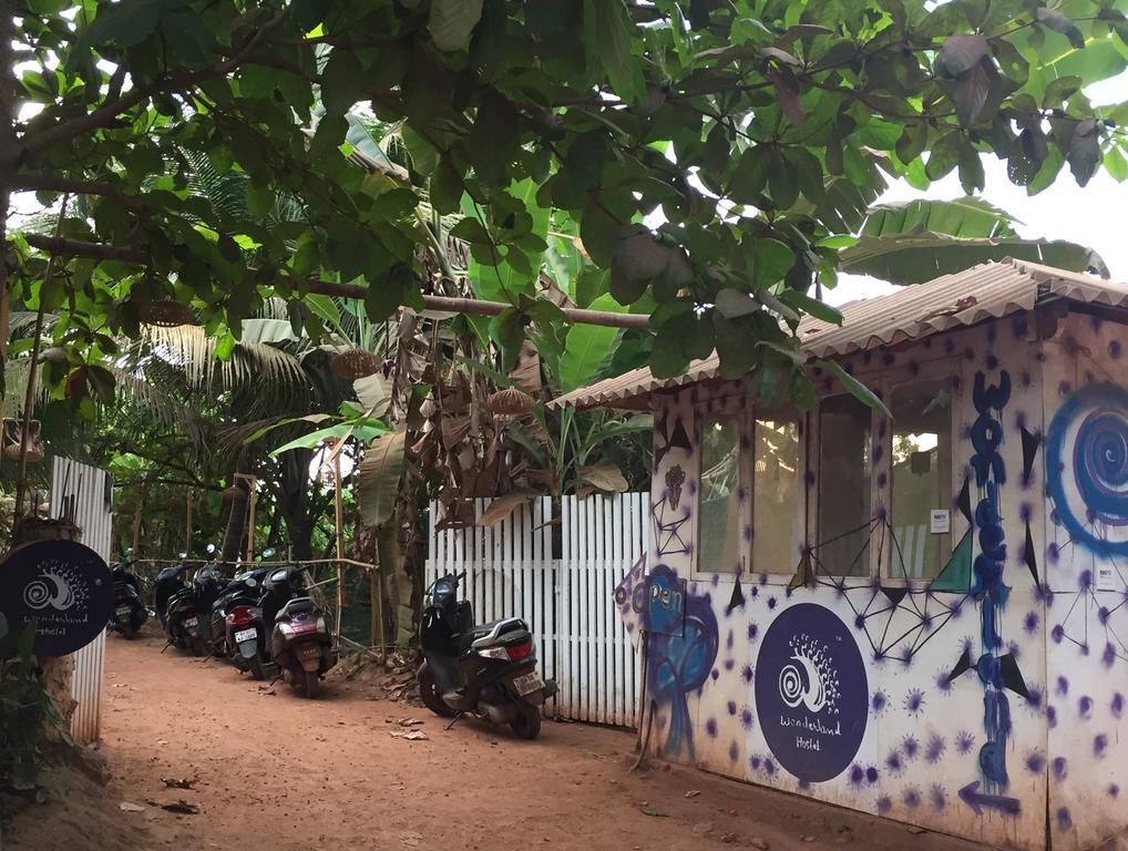 Wonderland Hostel Anjuna Eksteriør billede