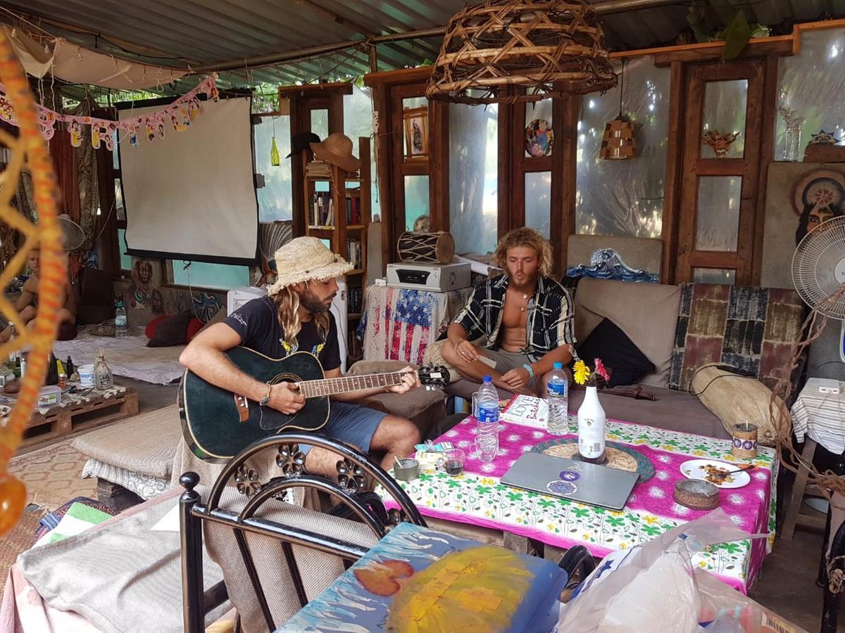 Wonderland Hostel Anjuna Eksteriør billede